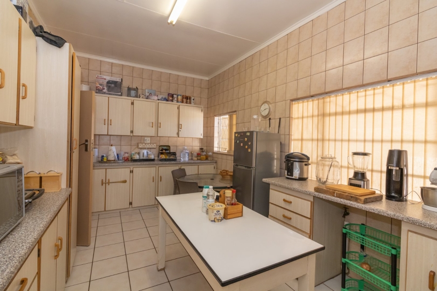 4 Bedroom Property for Sale in Kroonheuwel Free State